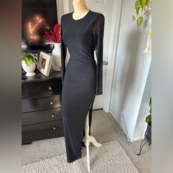 LULU’S PRISTINE POISE MESH CUTOUT LONG SLEEVE MAXI DRESS - Picture 9 of 15